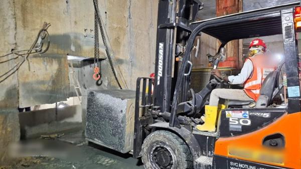 Removing Knock down panel at Cross Island Line Wire cutting